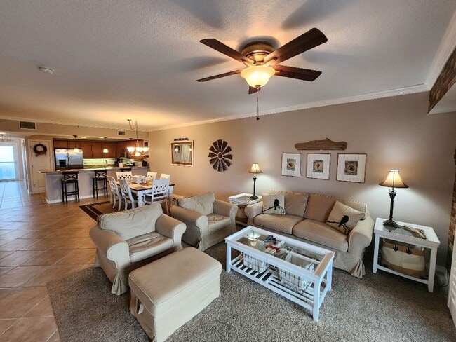 Building Photo - Beautiful Ocean Walk Condo Available April...