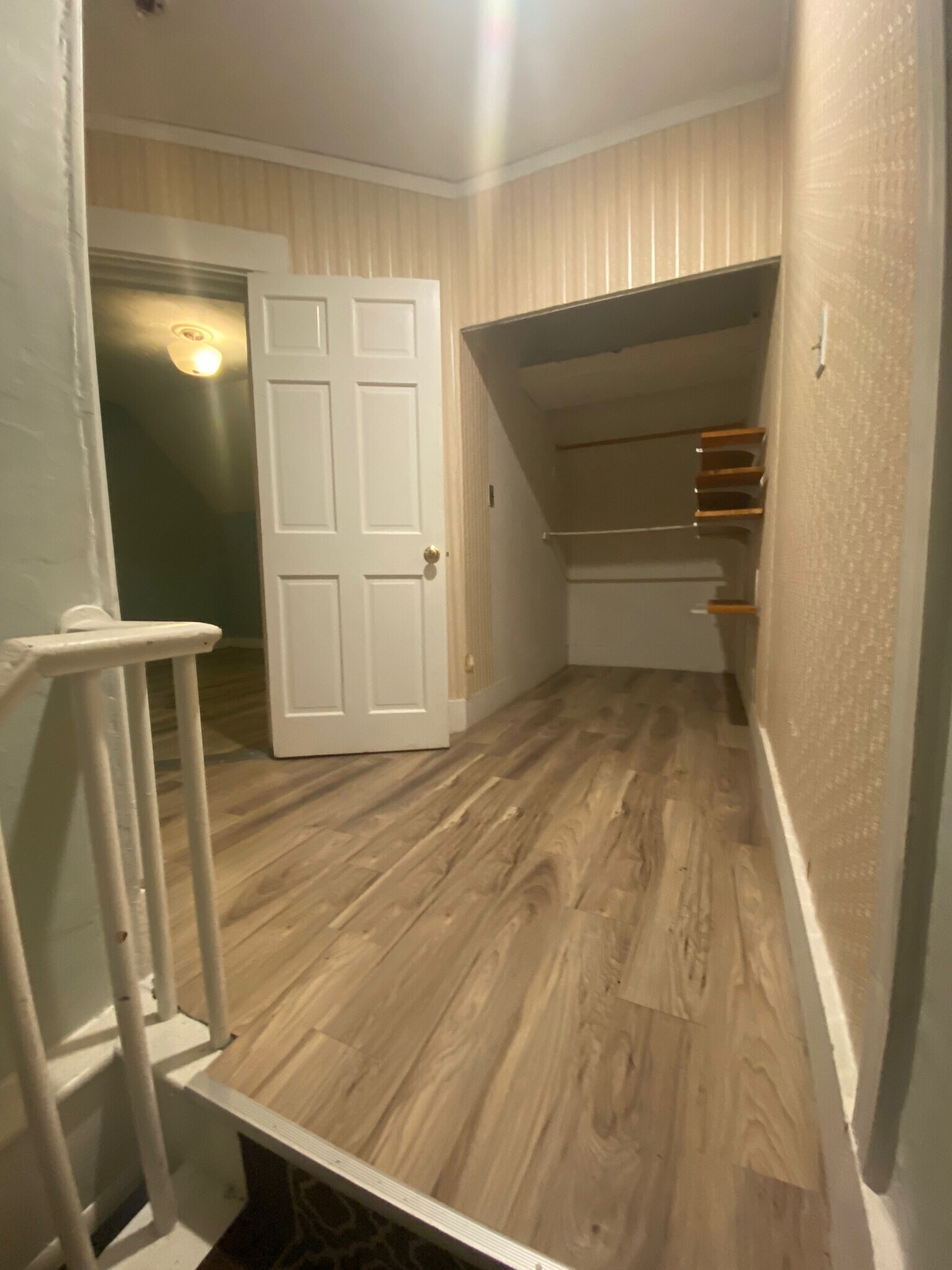 Building Photo - 1003 Main St