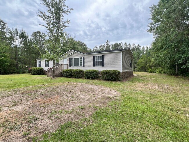 Building Photo - AVAILABLE NOW | PETS ALLOWED OUTDOORS ONLY...