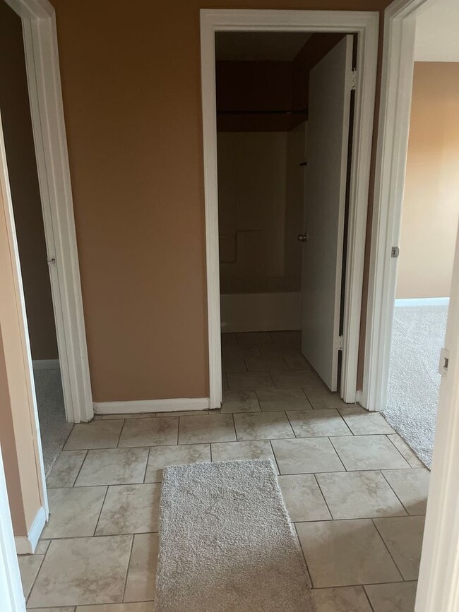 Building Photo - Newnan Duplex