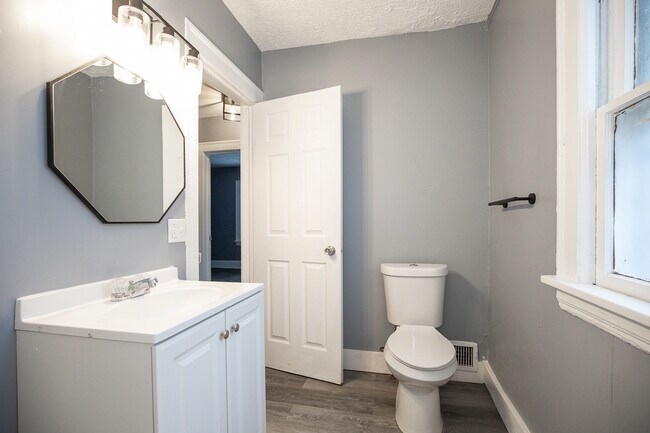 Building Photo - 10315 Gay Ave