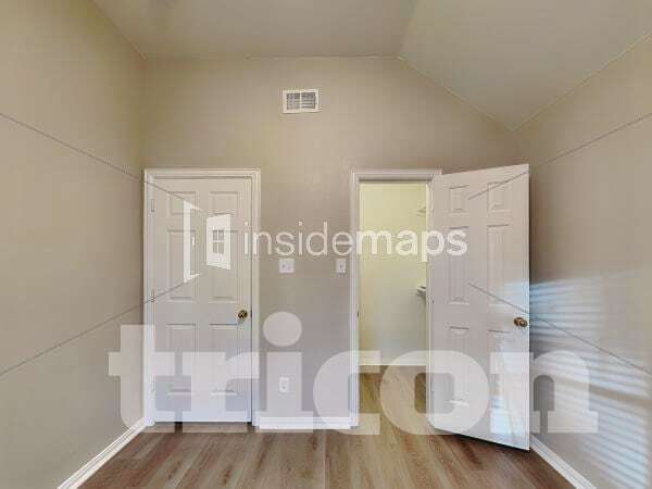 Building Photo - 709 W Park Dr