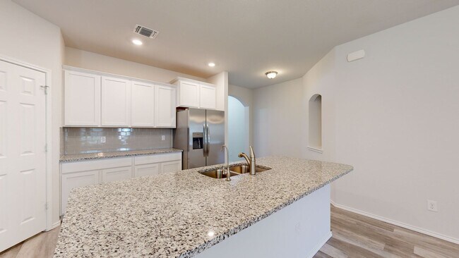 Building Photo - 2 WEEKS FREE RENT + $1,750 A MONTH!