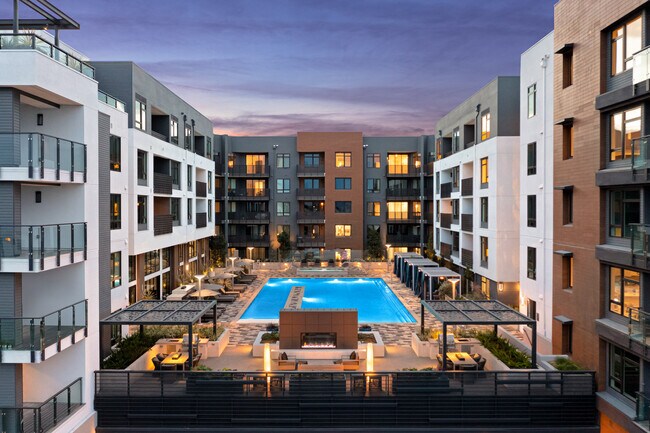 Building Photo - 3578 Rambla Pl