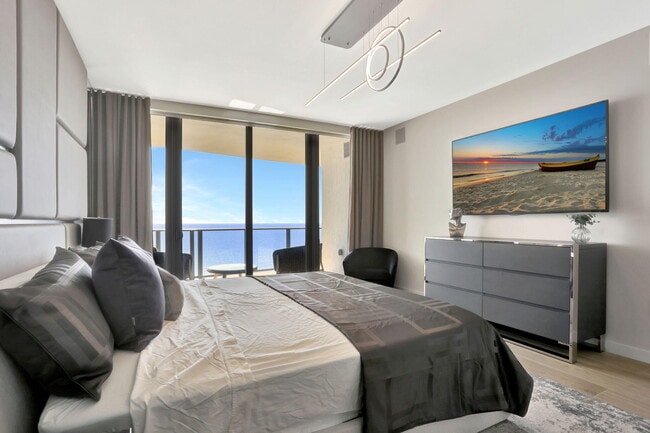 Building Photo - 1116 N Ocean Blvd