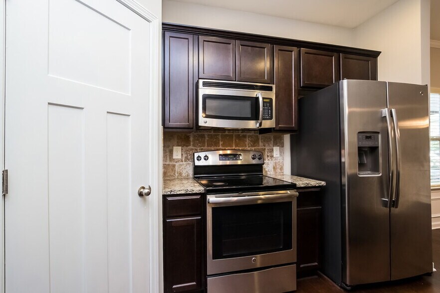 Building Photo - 408 Sweet Ashley Way
