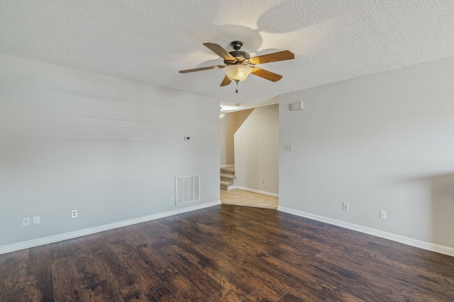 Building Photo - 9009 Fountain Brook Ln
