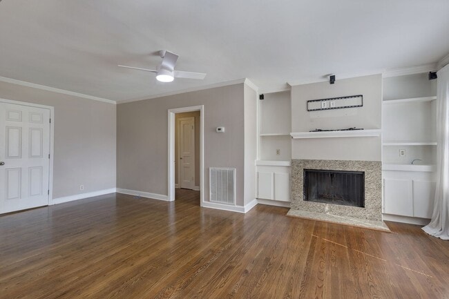 Building Photo - Cozy 3BD/2BA in the heart of Green Hills/L...