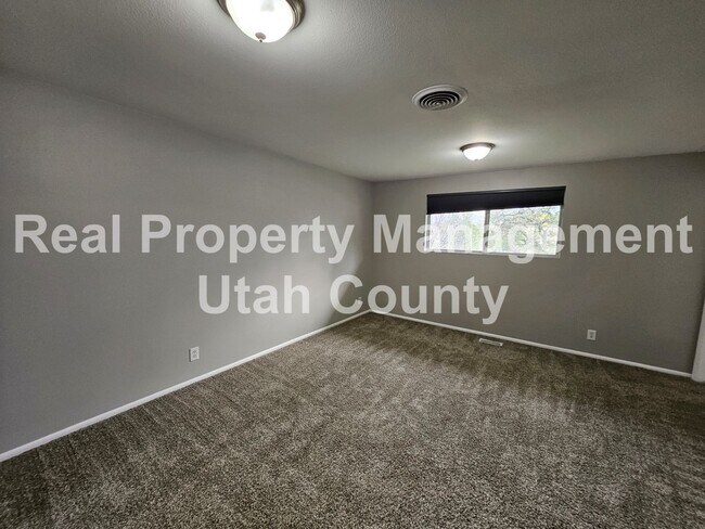 Building Photo - 1474 N 375 W