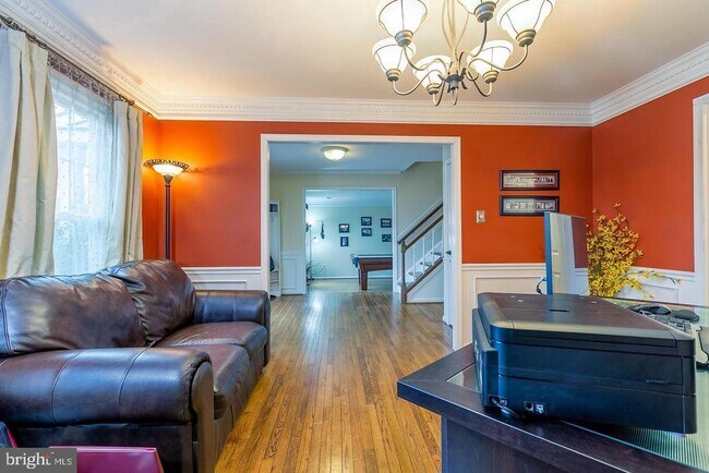 Building Photo - 1700 Abbey Oak Dr