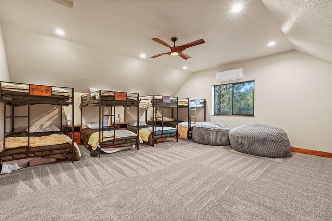 Building Photo - 18 Spur Dr