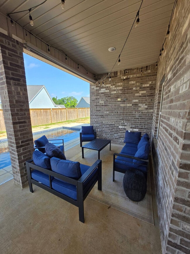 Building Photo - 13812 E El Bonito Dr