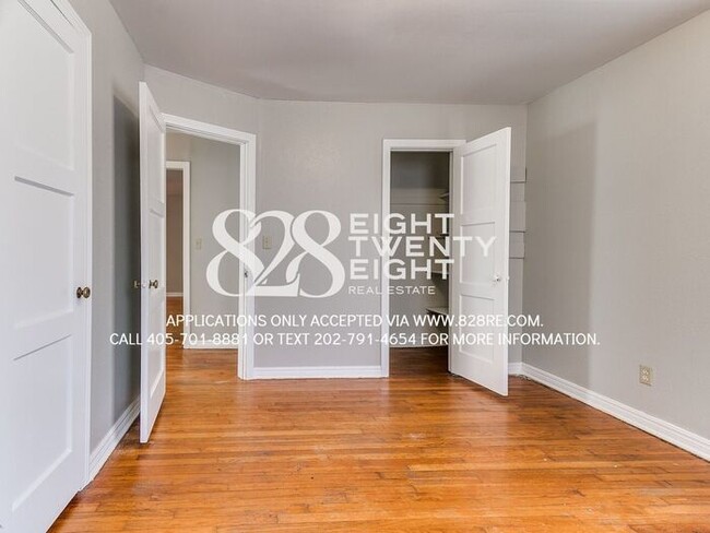 Building Photo - Cozy 2 Bed/1 Bath Single Family Brick Home...