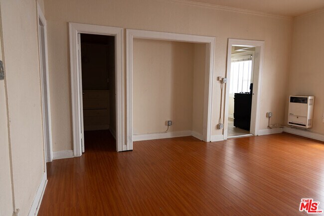 Building Photo - 661 Shatto Pl
