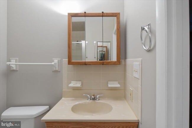 Building Photo - 1775 S Hayes St