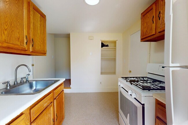 Building Photo - 54 Rumford Ave