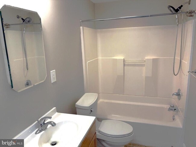 Building Photo - 1643 Rockwell Rd