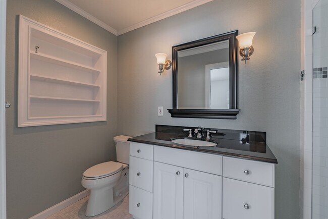Building Photo - Charming Riverside Heights Rental – Update...