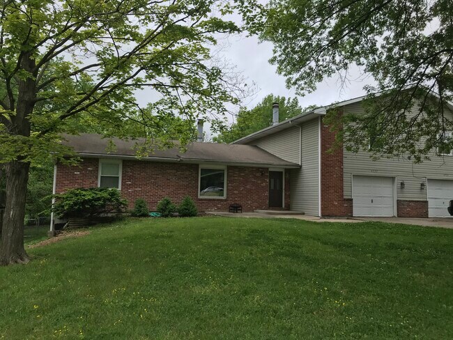 Primary Photo - 4733 Apple Tree Ln