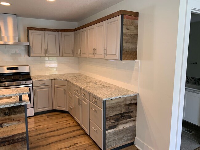 Building Photo - Honey stop the car one-Level ranch in the ...