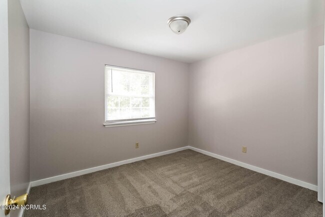 Building Photo - 201 Shipman Rd