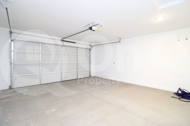 Building Photo - 3303 S Piedra Cir