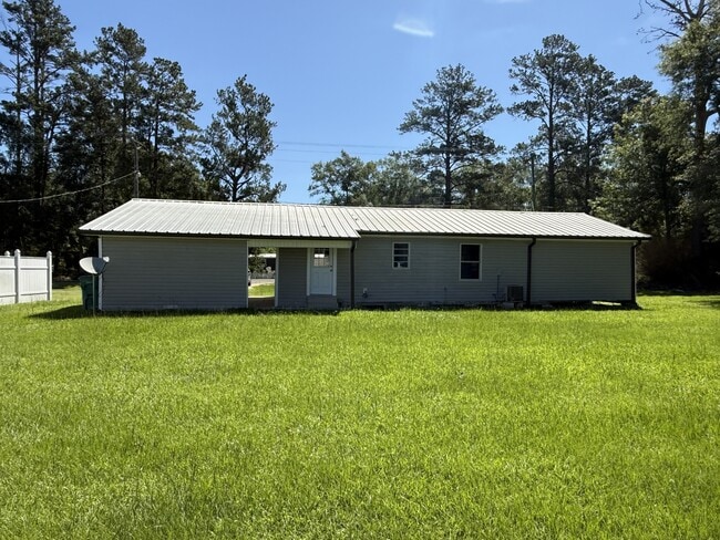 Building Photo - 35921 Fore Rd