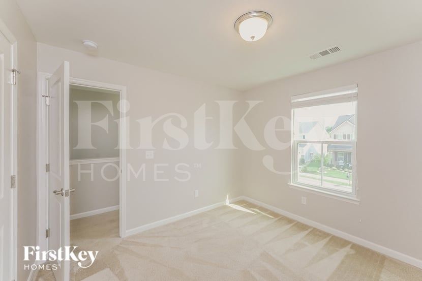 Building Photo - 102 Shanache Dr