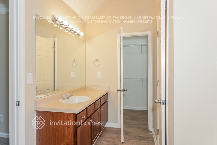 Building Photo - 559 Michael Cir