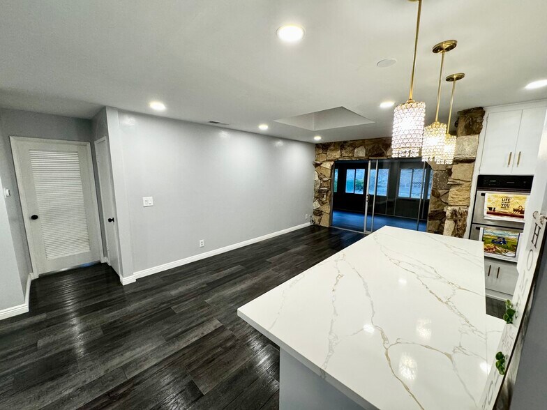 Building Photo - 7147 Pomelo Dr