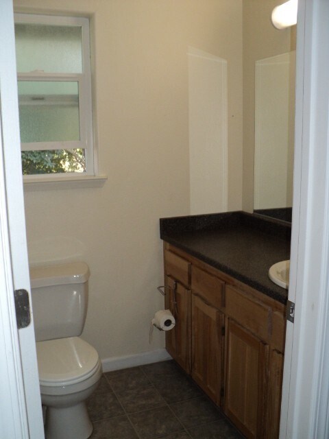 Building Photo - 521 Vance Lake Ln