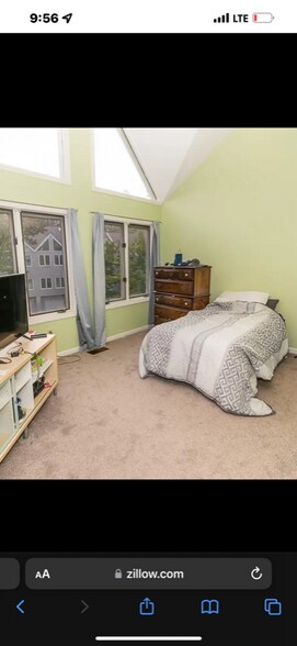 Building Photo - 303 Holly Ln