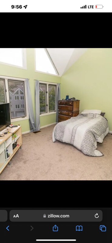 Building Photo - 303 Holly Ln