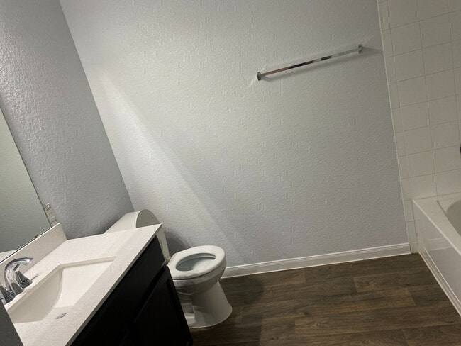 Building Photo - Room in House on Tilmon Ln