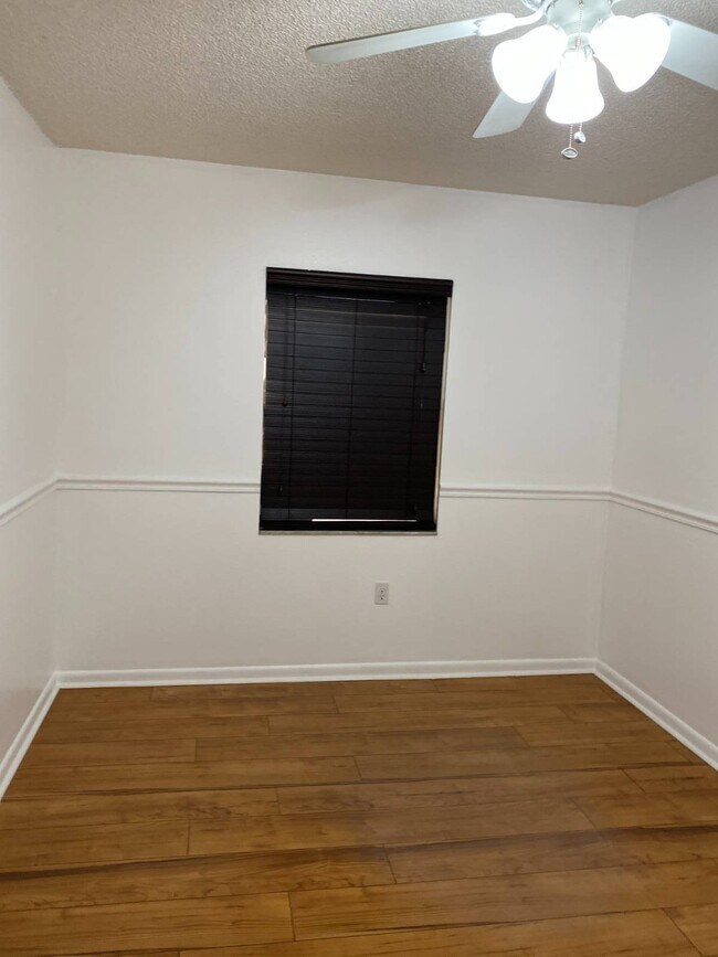 Building Photo - 5344 Elwood Rd