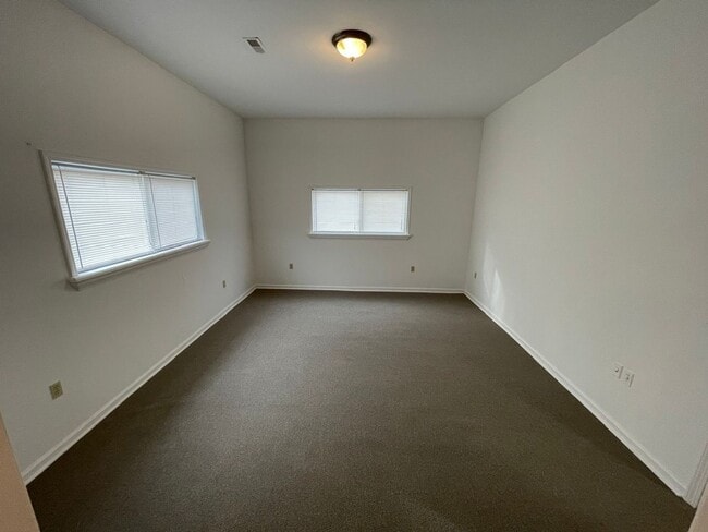 Building Photo - 18206 Shelbyville Rd