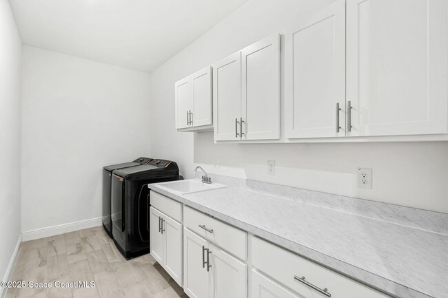 Building Photo - 3520 Rixford Way