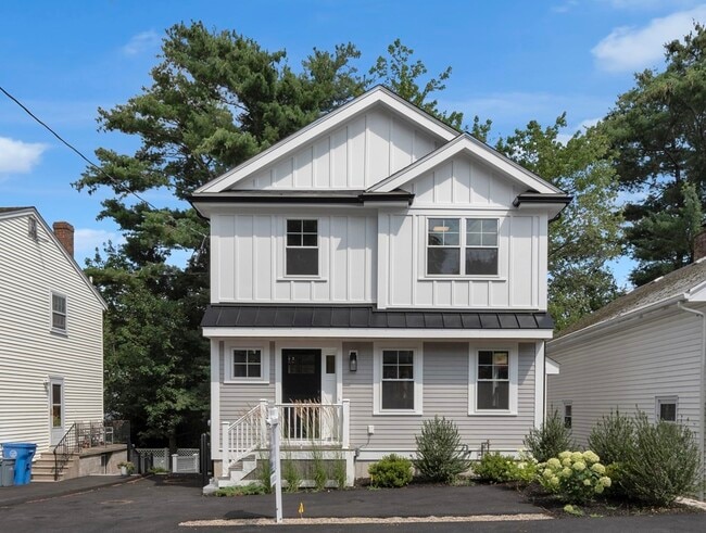 Building Photo - 129 Lakeview Ave