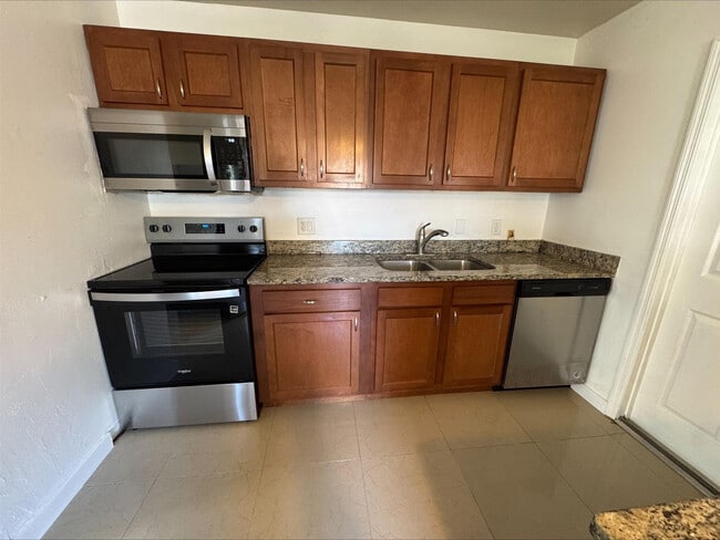 Building Photo - 788 NW 15th Pl