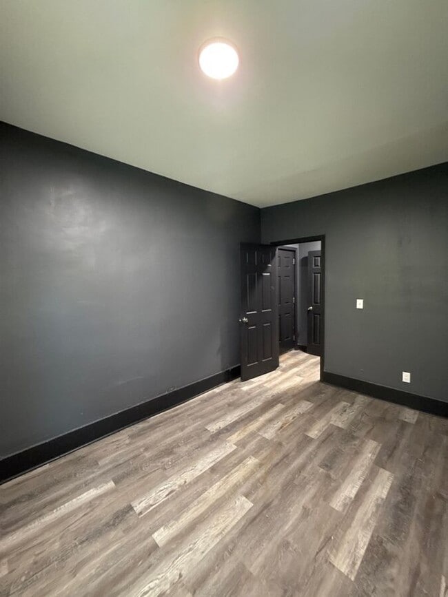 Building Photo - 3408 Bowen Ave