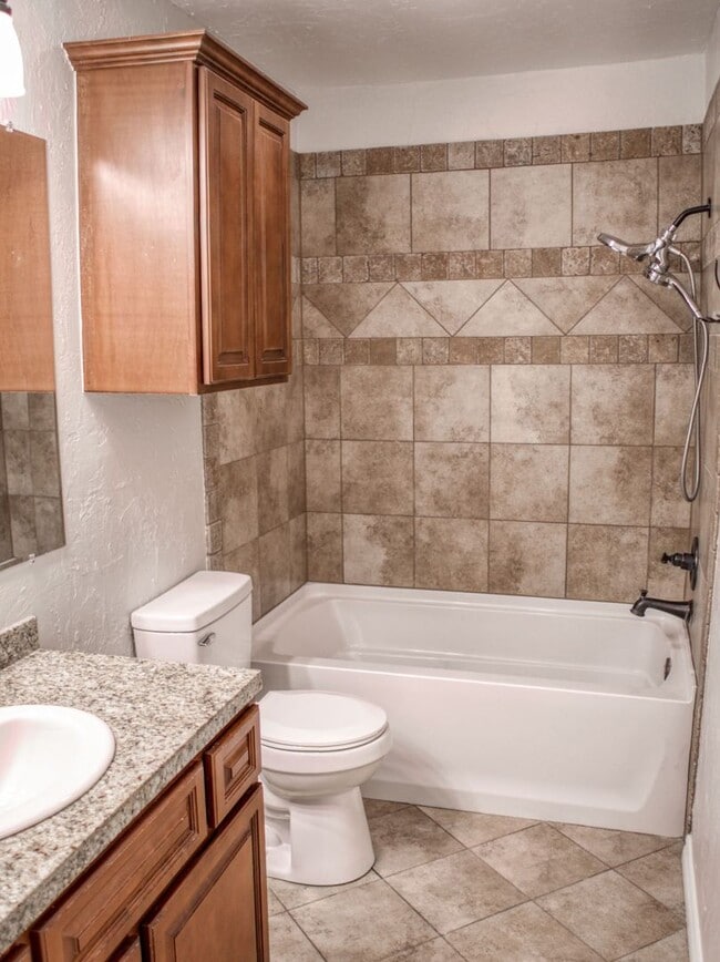 Building Photo - 3 Bedroom 2 Bath home in Shawnee!