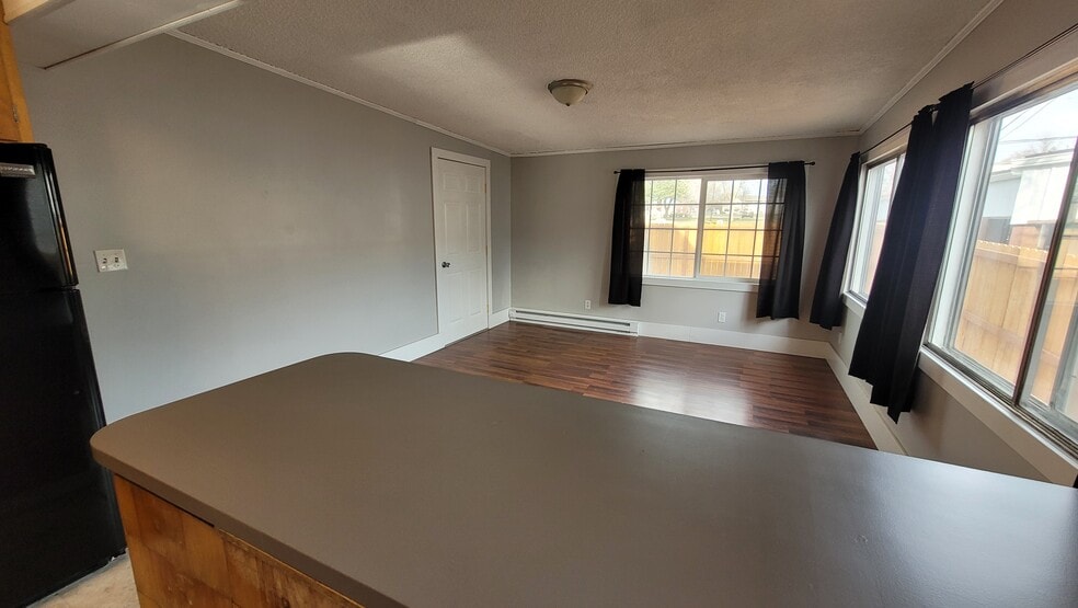 Back dining area off of kitchen - 22 N 9th Ave