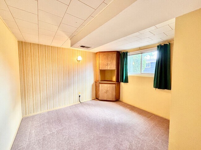 Building Photo - 2ND MONTH FREE FOR LEASE STARTING BY OCTOB...
