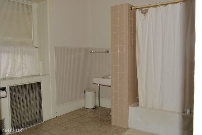 Building Photo - 1 br, 1 bath Apartment - 286 Benefit St