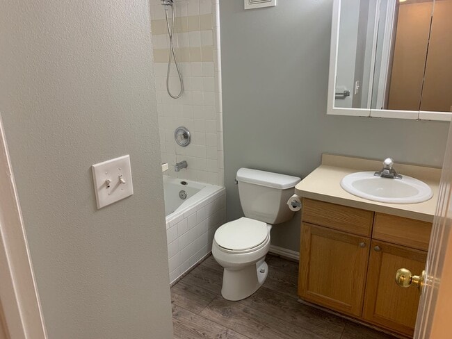 Building Photo - 3 bed 2 bath Orem Apartment for rent!