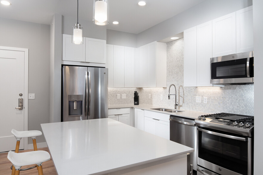 Signature Collection Kitchen - Avalon Residences at the Hingham Shipyard