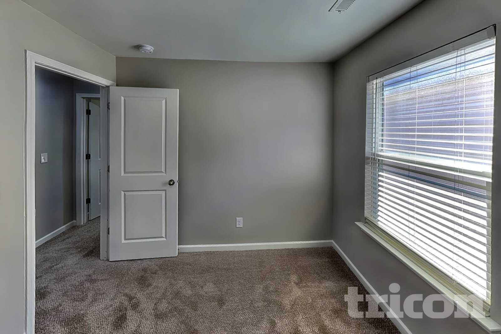 Building Photo - 205 Spring Knoll Dr