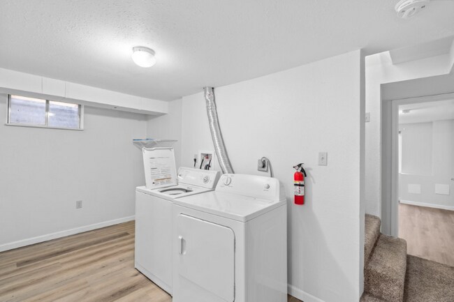 Building Photo - 818 E Princeton Ave