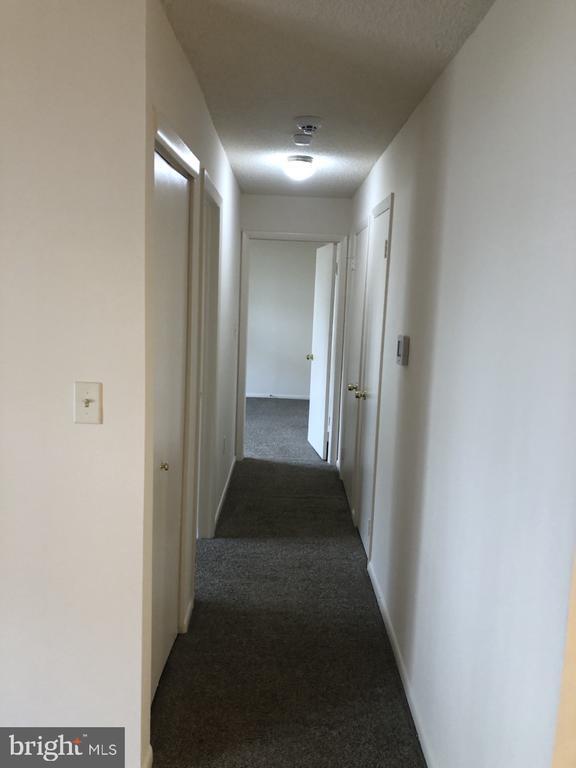 Building Photo - 1019 Ravens Crest Dr