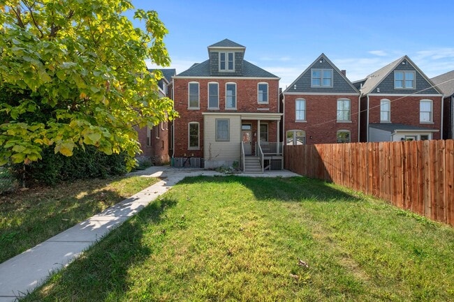 Building Photo - HISTORIC THREE LEVEL 19TH CENTURY THREE LEVEL 4 BED, 3.5 BATH HOME